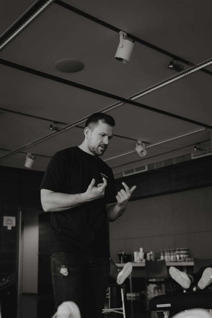 Meik Schönberger – The Chiro Dudes